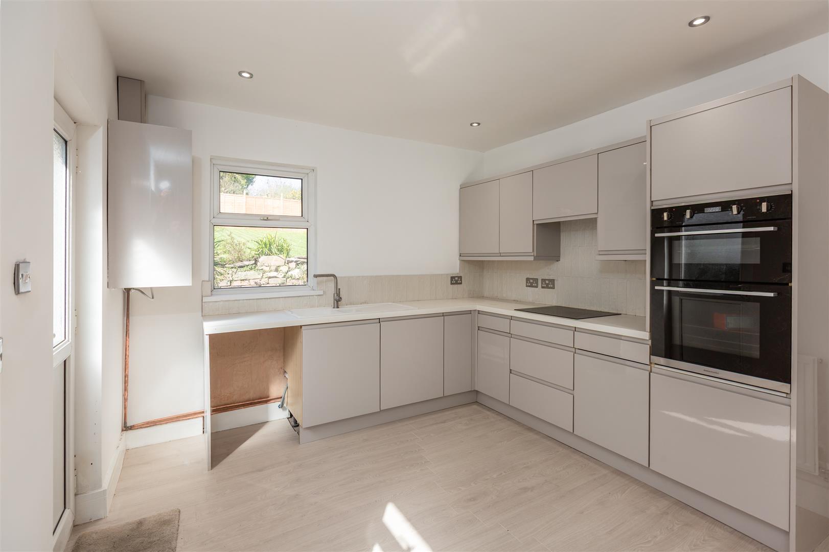 Lon Mefus, Sketty, Swansea, SA2 9EU